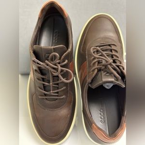 MEN’S ECCO SOFT 8,  Size EU 43, US 9-9 1/2. LIKE NEW